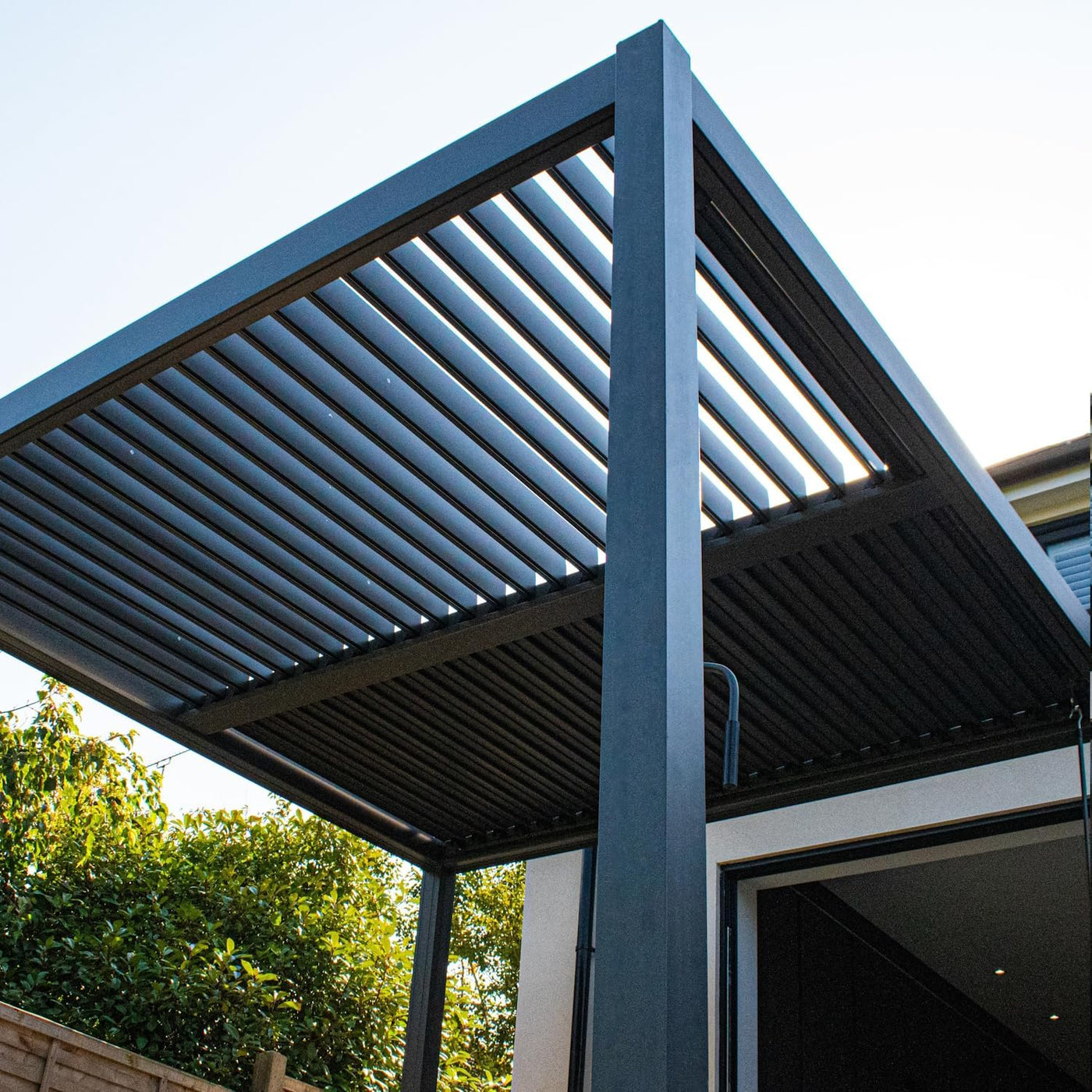 BPS® Deluxe Full Aluminium Pergola | Dual Zone Louvred Roof | Built in Drainage | Clip in Louvres | Garden Canopy | Sun Shade | Anthracite Grey 4X3M